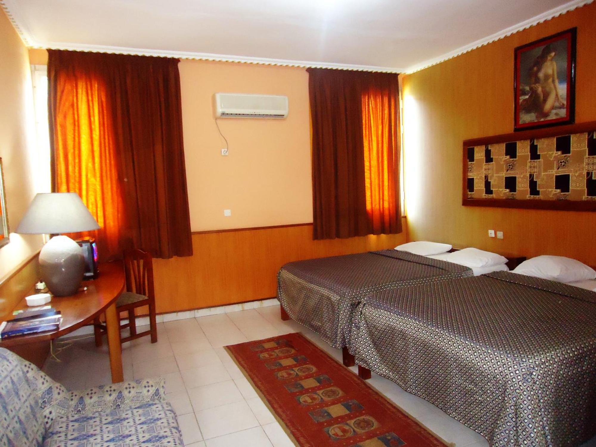 Hotel Saffana Douala Exterior photo