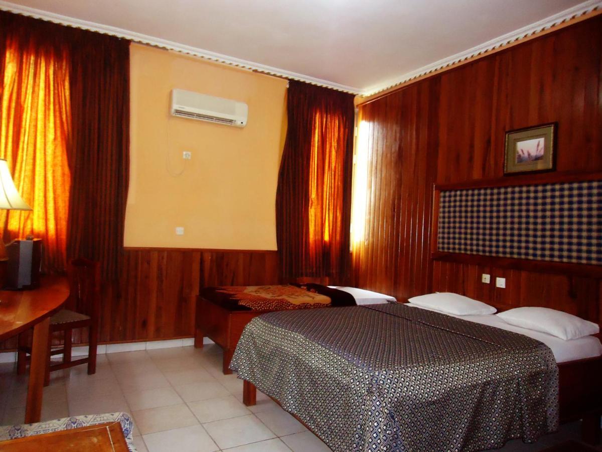 Hotel Saffana Douala Exterior photo