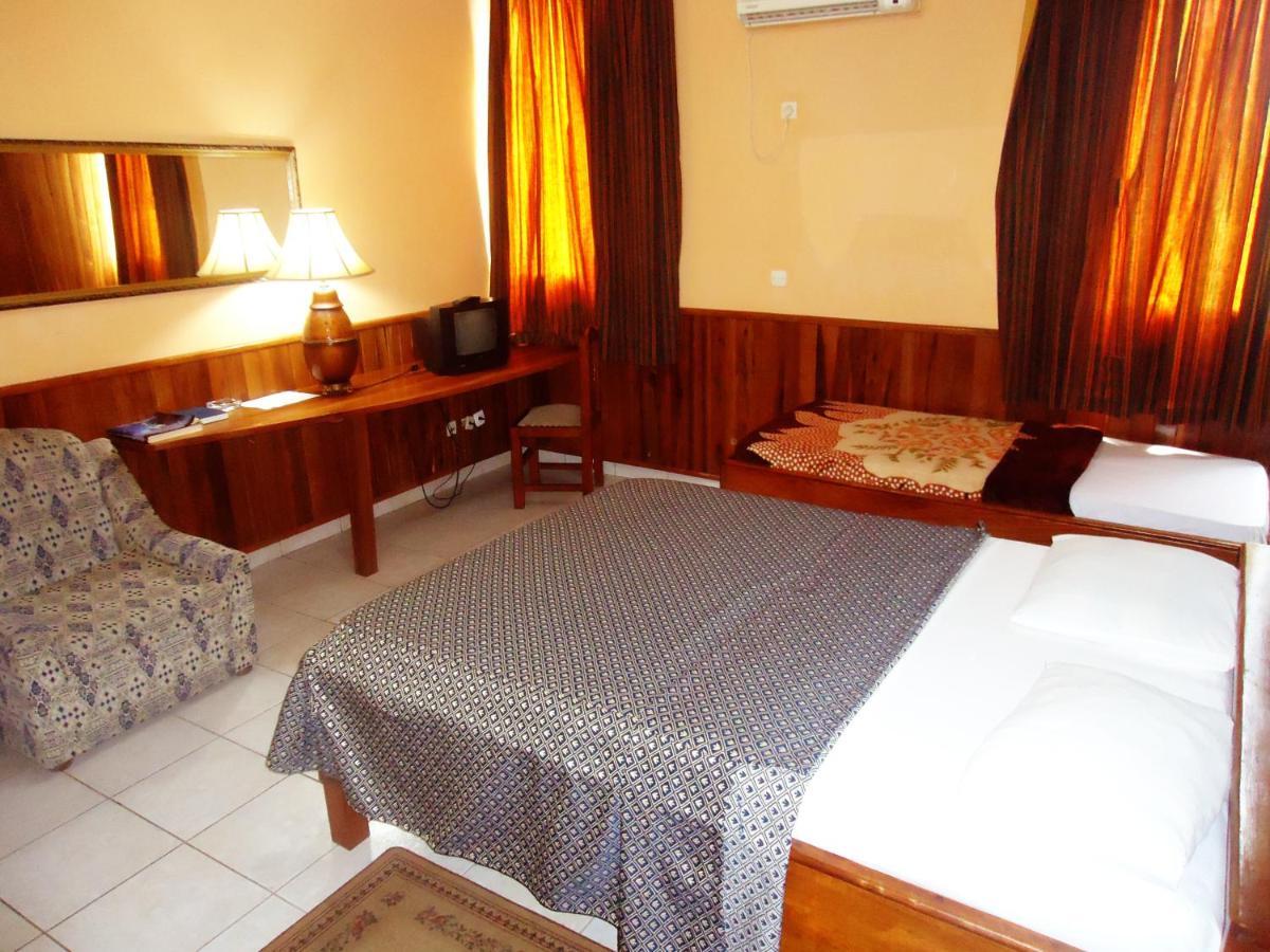 Hotel Saffana Douala Exterior photo